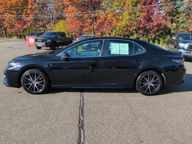 2022 toyota camry se