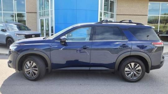 2022 nissan pathfinder sv