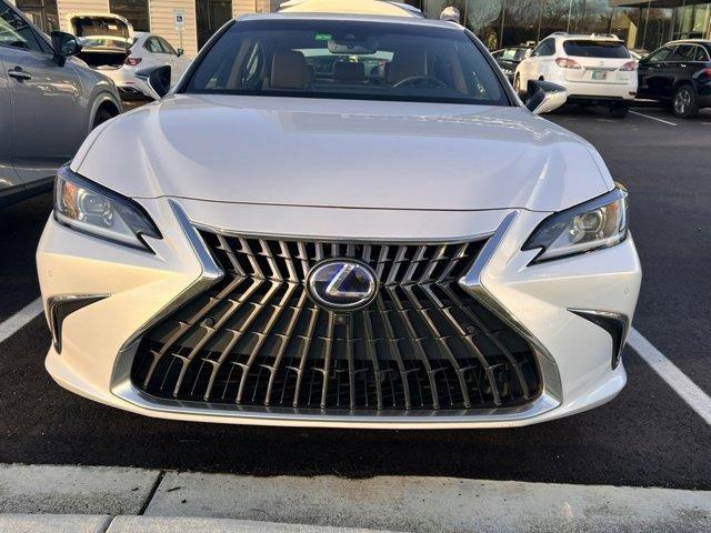 2022 lexus es 300h luxury