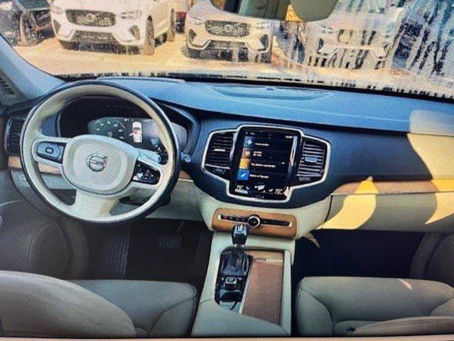 2022 volvo xc90 t6 momentum