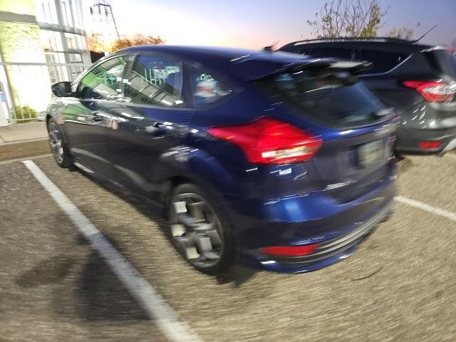 2017 ford focus st base
