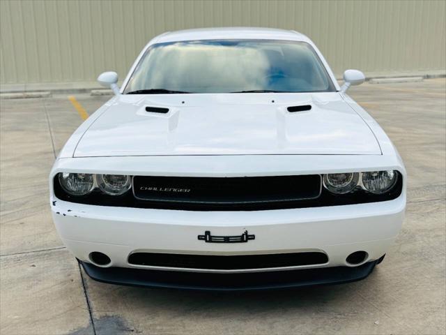 2014 dodge challenger sxt