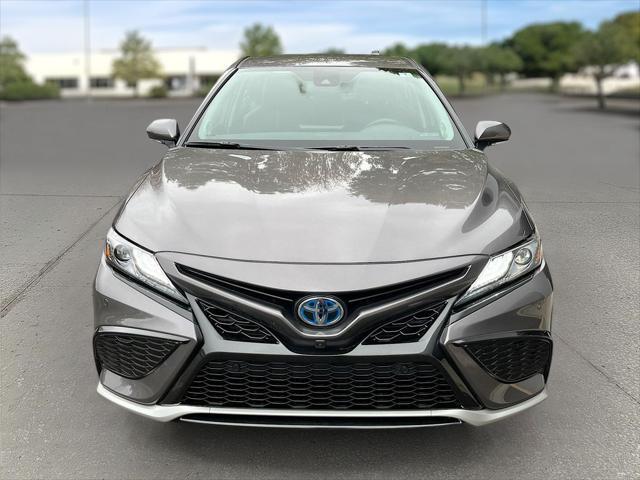 2024 toyota camry hybrid se