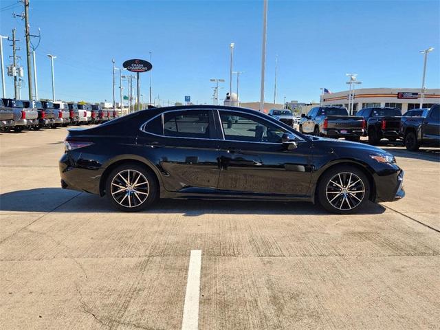 2024 toyota camry se