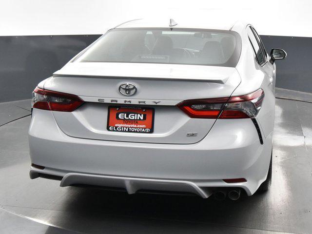 2022 toyota camry se