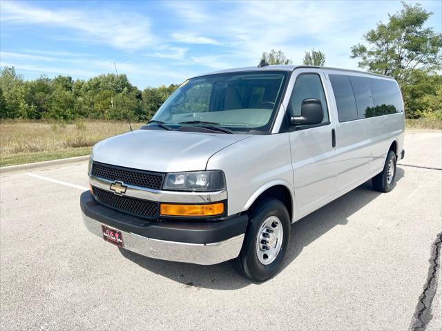 2017 chevrolet express 3500 lt