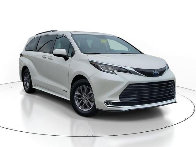 2021 toyota sienna xle