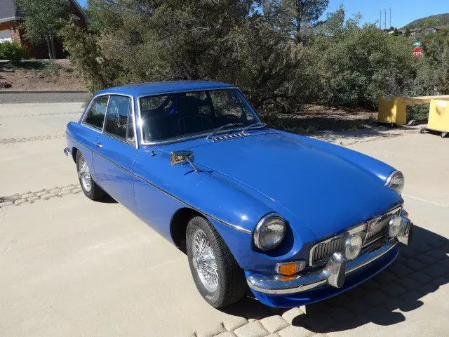 1969 mgb gt excelent condition.. az car