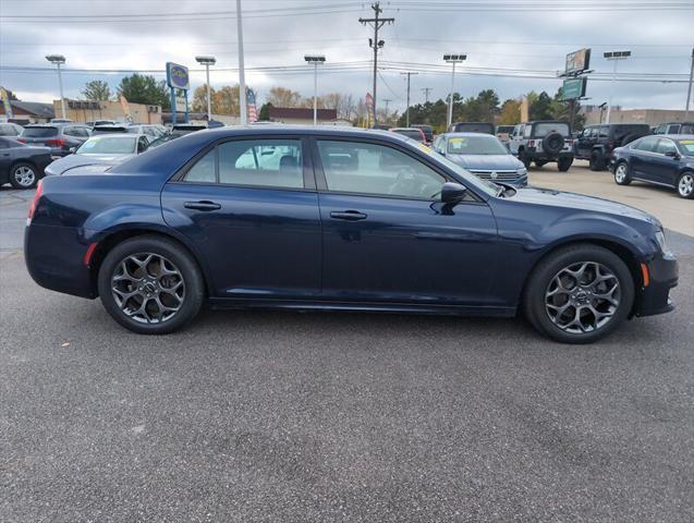 2017 chrysler 300 s