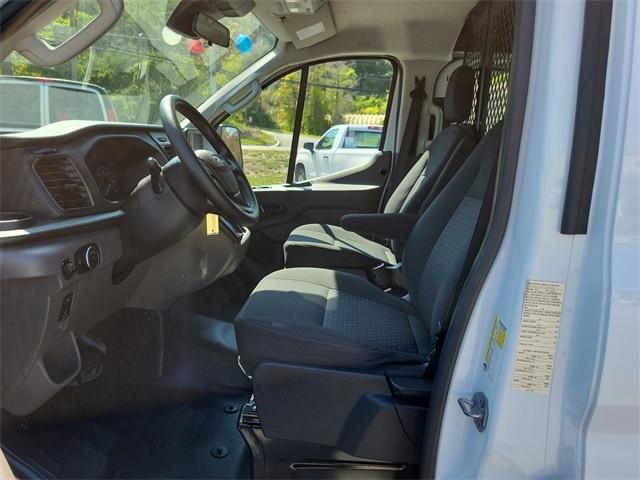 2022 ford transit-250 base