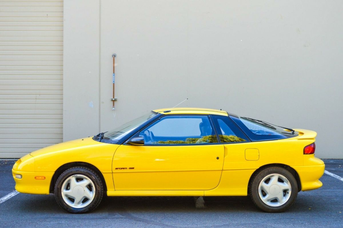 1992 geo storm gsi 2-door 1.8l i4 5-speed manual trans only 38k original miles!!