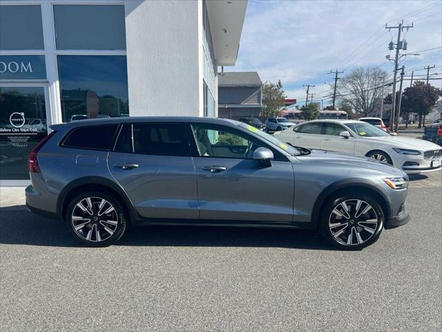 2020 volvo v60 cross country t5