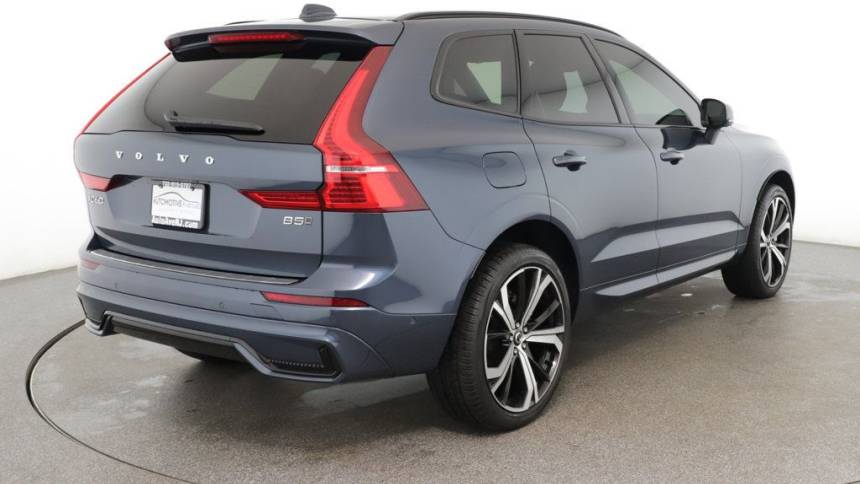 2024 volvo xc60 b5 ultimate dark theme