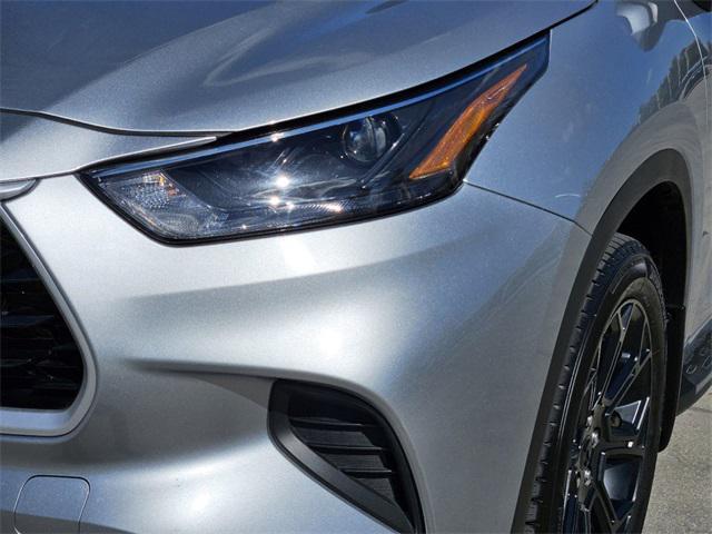 2022 toyota highlander l