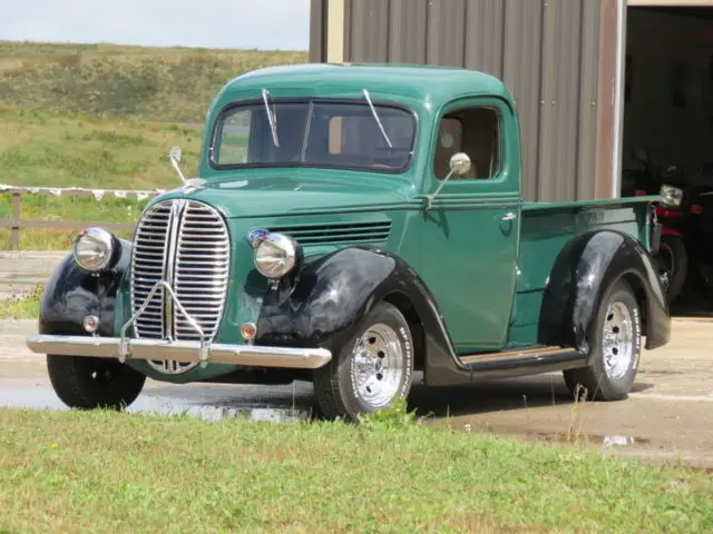 1938 green & black totally restored stunning truck, great driver