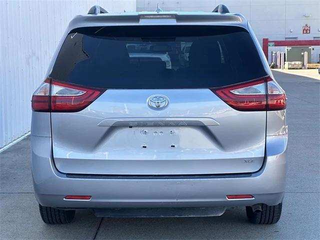2018 toyota sienna xle