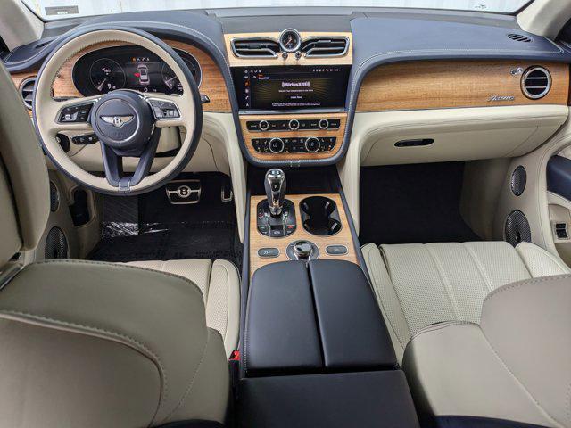 2023 bentley bentayga azure
