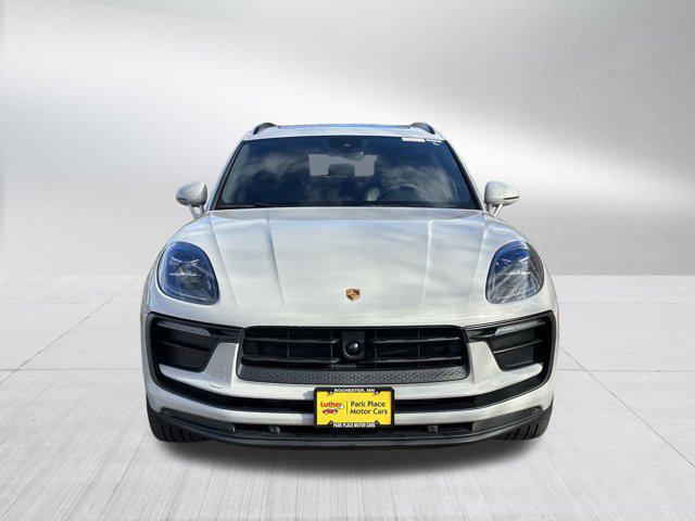 2022 porsche macan base