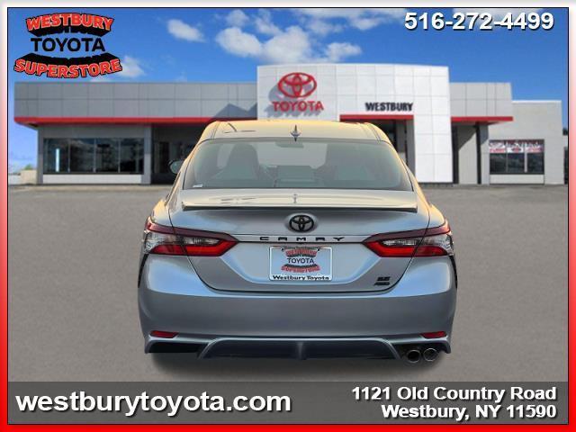 2022 toyota camry se