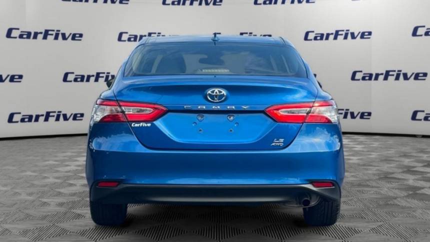 2020 toyota camry le