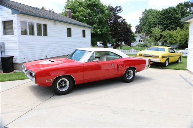 1970 dodge coronet r/t for sale~hemi~red/white~very original~one owner!