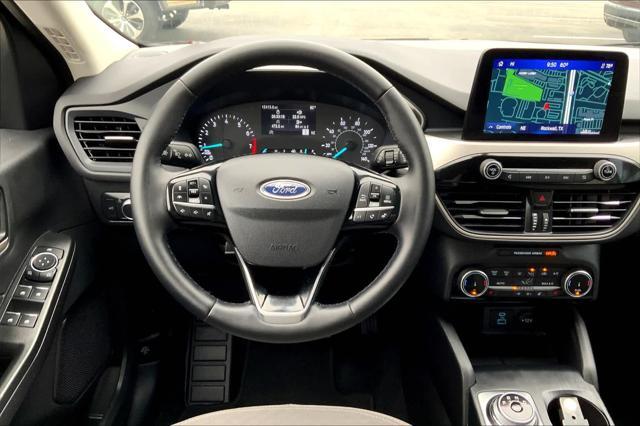 2022 ford escape se