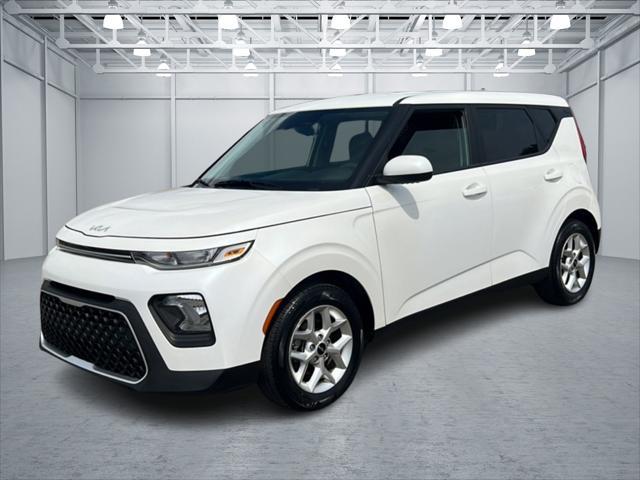 2022 kia soul lx