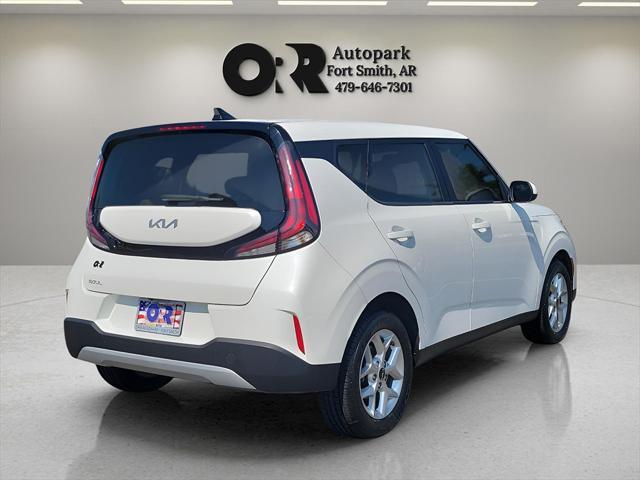 2023 kia soul lx