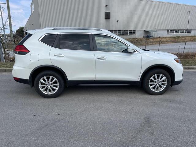 2017 nissan rogue sv