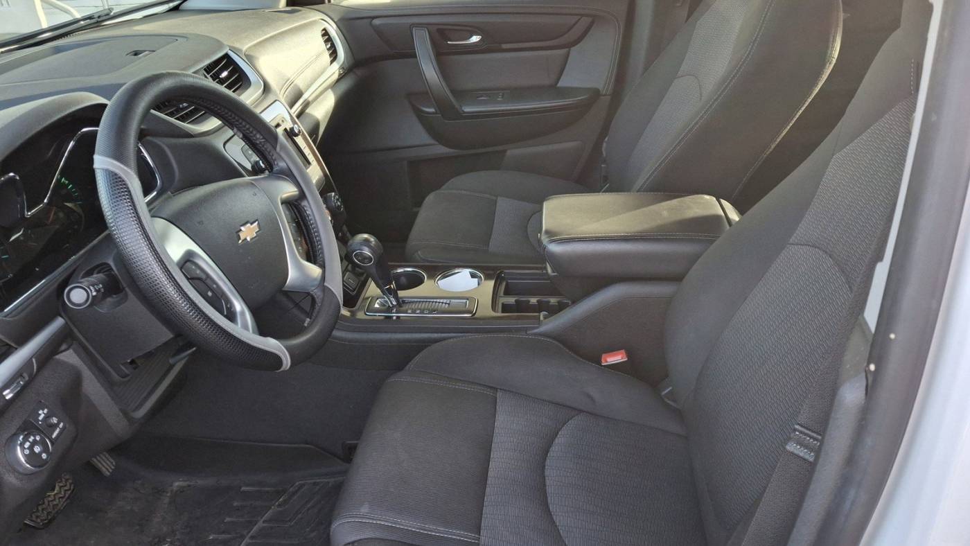 2017 chevrolet traverse lt