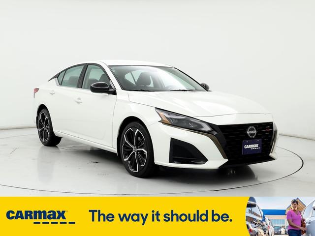 2023 nissan altima sr