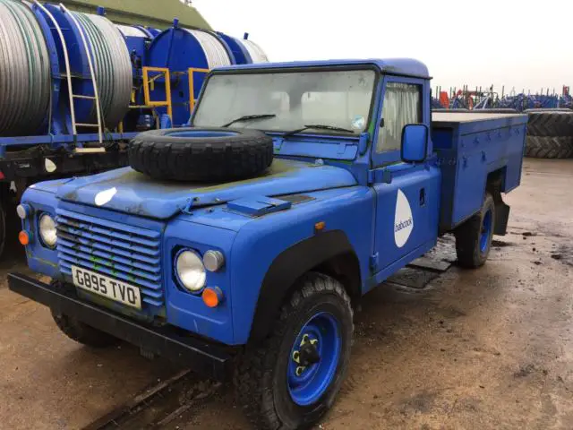 land rover defender g reg only 40,895 km