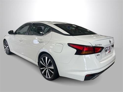2022 nissan altima