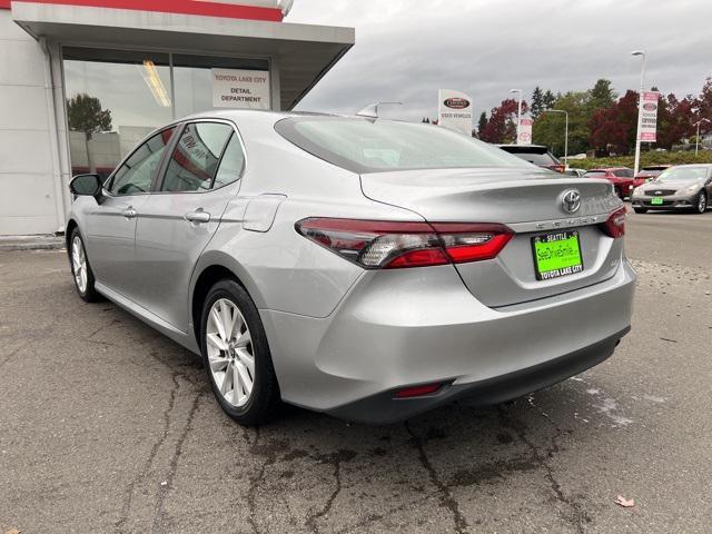2022 toyota camry le