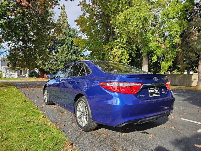 2016 toyota camry le