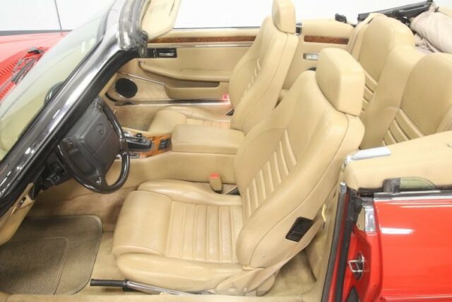 3-owner southern droptop, 35k actual miles, 4.0l inline 6, auto, loaded jag!!!