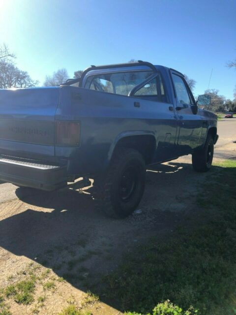 1985 chevy k10 scottsdale, very clean rust free california truck