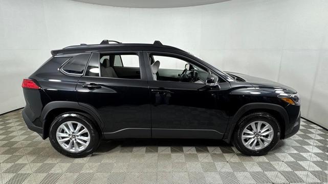 2024 toyota corolla cross le