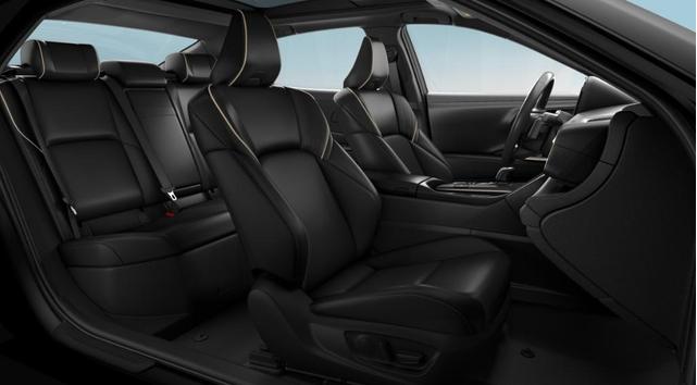 2023 toyota crown platinum