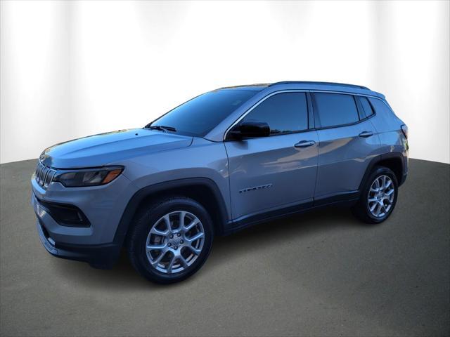 2022 jeep compass latitude lux