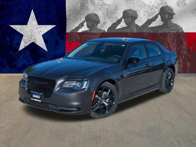 2023 chrysler 300 touring