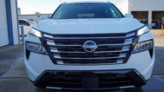2024 Nissan platinum