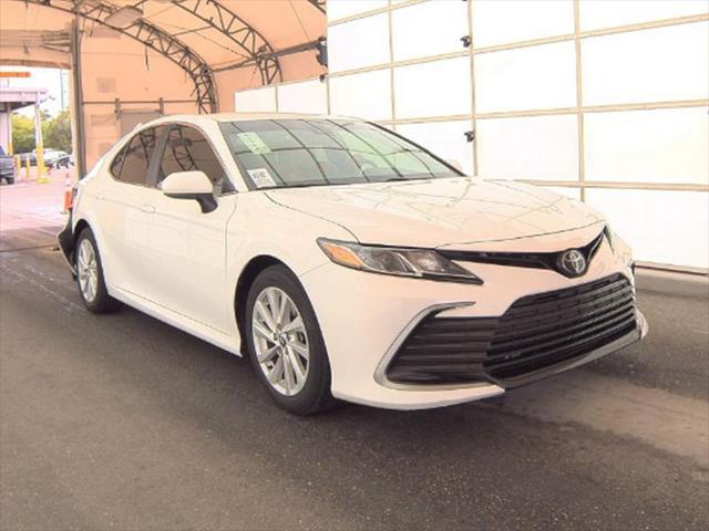 2021 toyota camry le