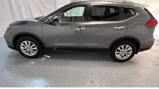 2017 Nissan Rogue sv