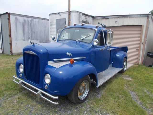 mack 1 pick up truck