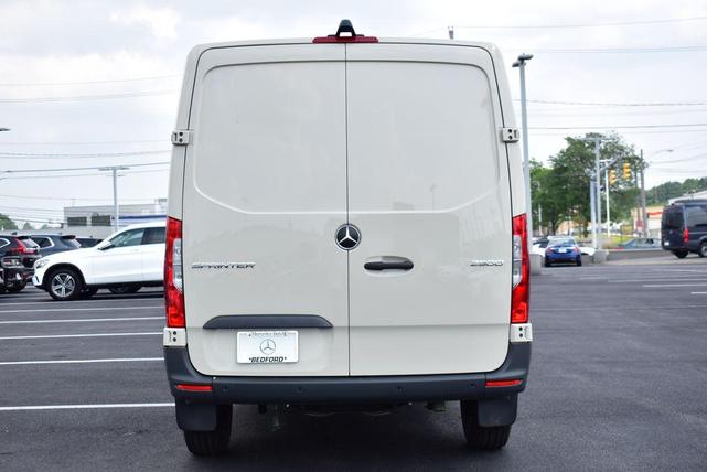 2024 mercedes-benz sprinter 2500 standard roof