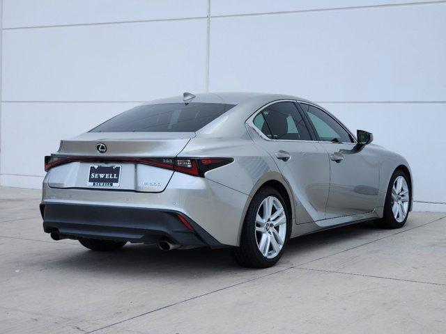 2021 lexus is 300 base