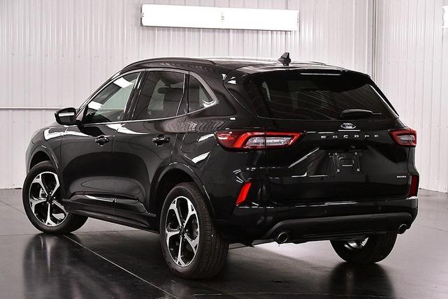2023 ford escape st-line select
