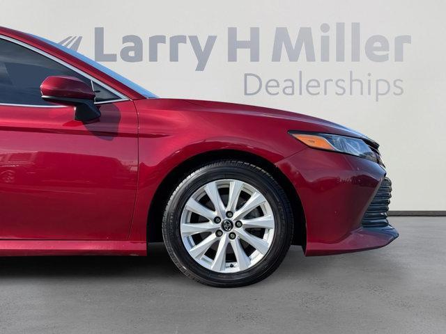 2020 toyota camry le