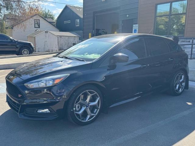 2018 ford focus st base